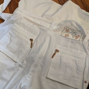 AirField Shorts white zipper pockets with bling